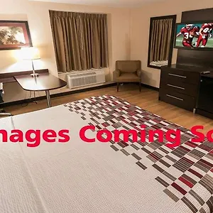 Hotel Red Roof Plus+ & Suites - Airport