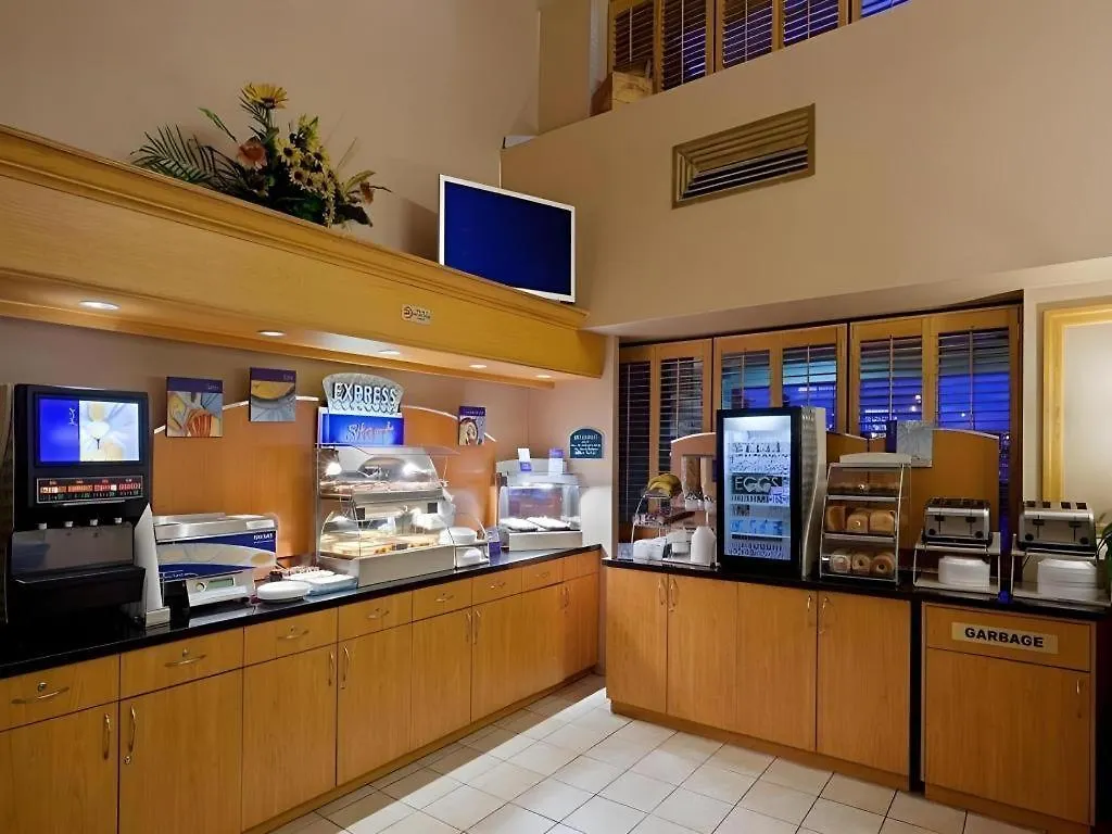 Hotel Holiday Inn Express Toronto East - Scarborough By Ihg