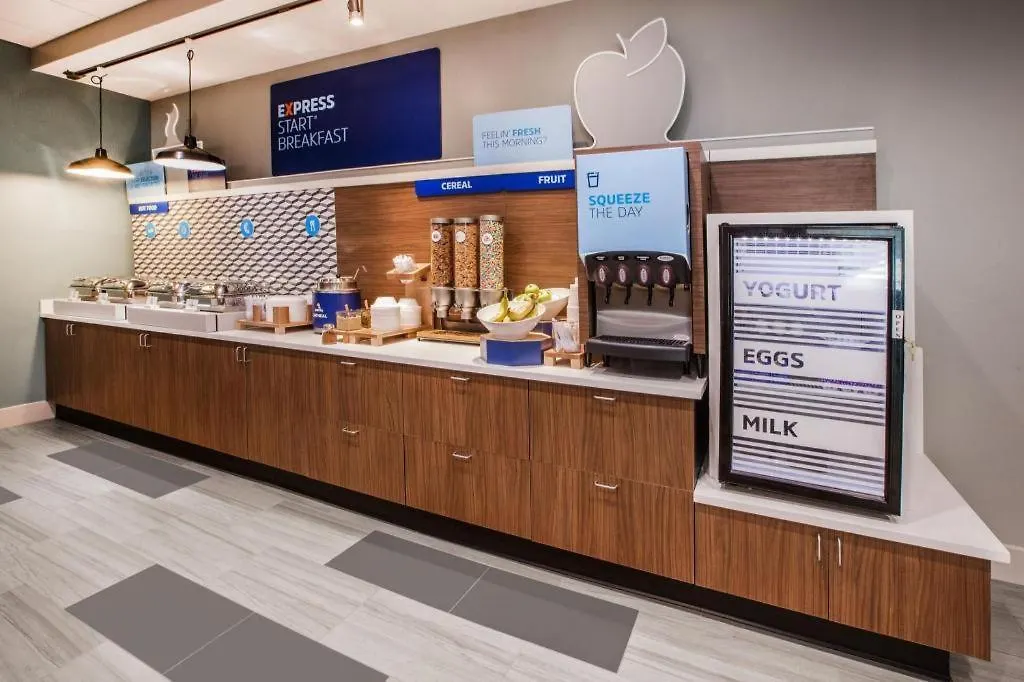 Holiday Inn Express Toronto East - Scarborough By Ihg 2*,